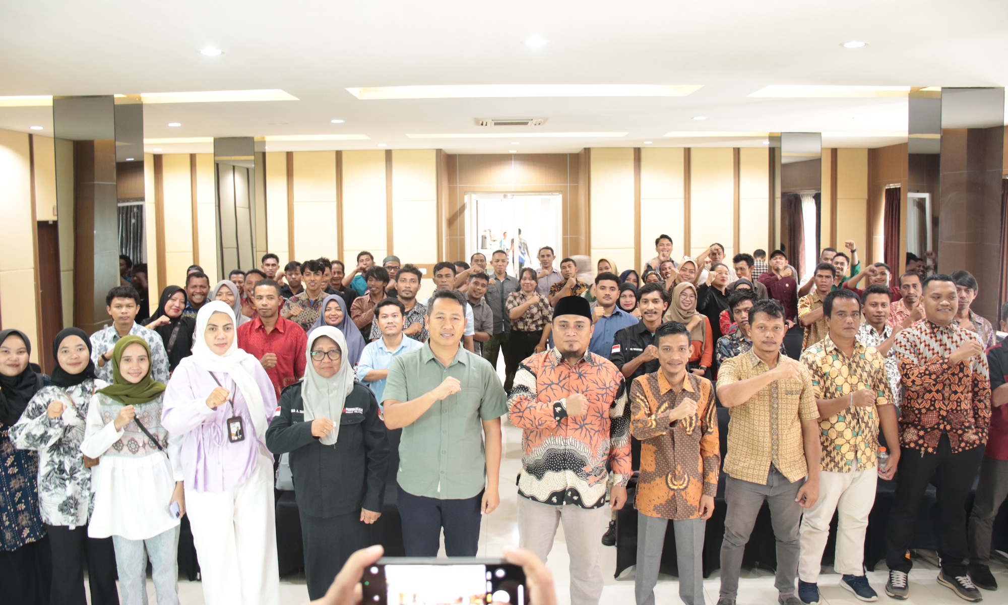 Foto Humas Bawaslu Banggai Laut : Pembukaan Kegiatan Bimbingan Teknis (bimtek) Penyelesaian Sengketa Proses Pemilihan Serta Tata Cara Penanganan Pelanggaran Pemilihan Tahun 2024.